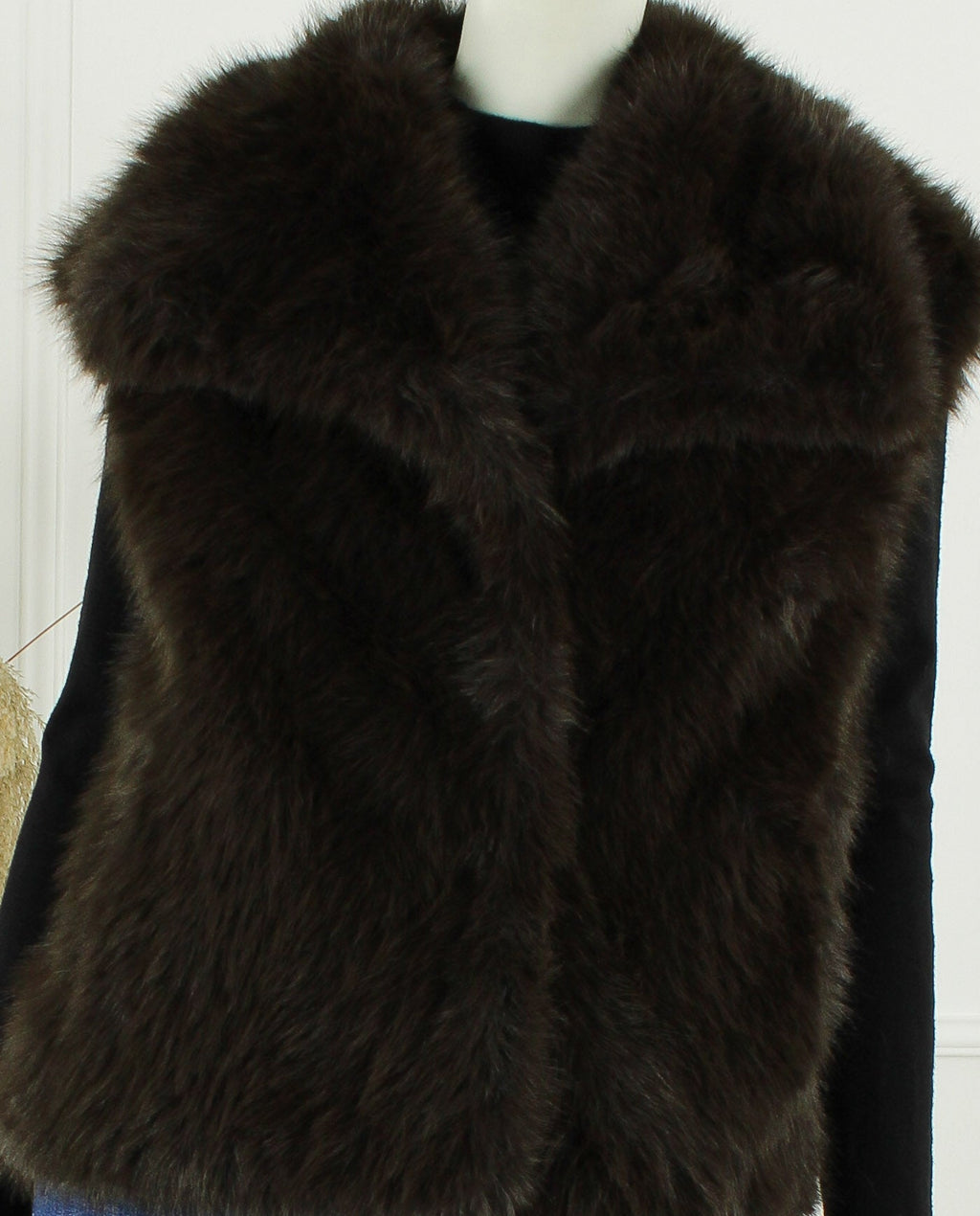 Faux Fur Gilet Olivia – Coffee